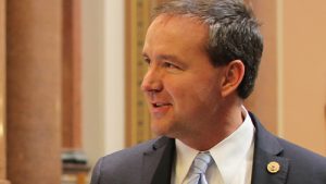 Iowa Senator readying new DFS betting bill